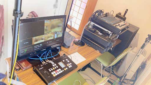 宮城県仙台市の撮影会社株式会社VPKが企業様の式典を撮影する様子です。画像はスイッチャーです。