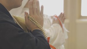 宮城県のお寺で執り行われた結婚式を撮影。動画と写真を組み合わせて美しい記録に。和婚や仏前式の撮影にも対応しています。