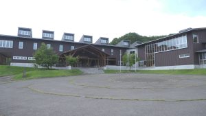 オーエンス泉岳自然ふれあい館で行われたお泊まり保育の様子を撮影しました。お申込みを忘れた方は園の先生にお声がけください